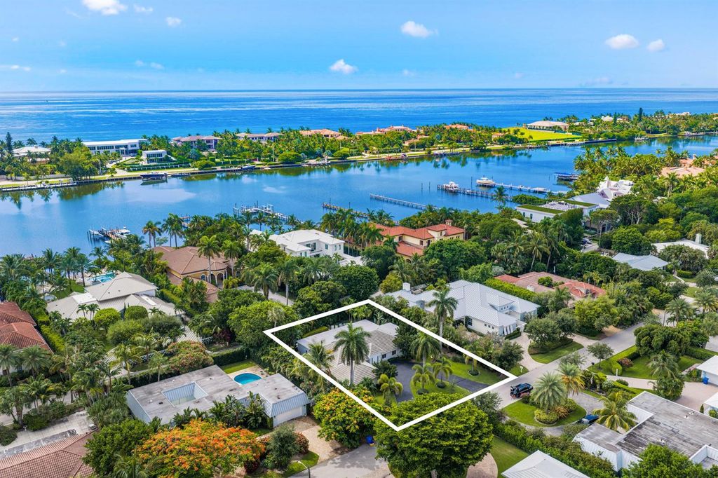 1386 S Atlantic Drive, Lantana, FL 33462