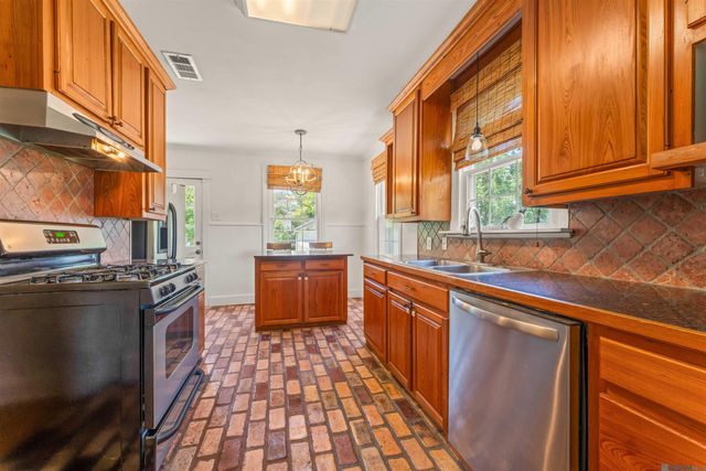4252 Orchid St, Baton Rouge, LA 70808