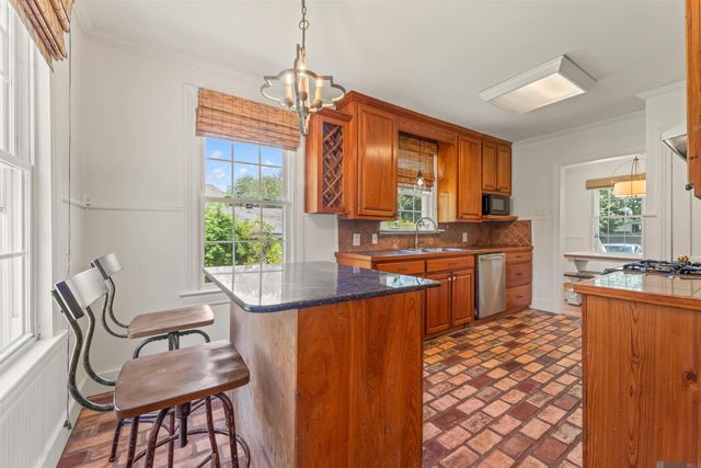 4252 Orchid St, Baton Rouge, LA 70808