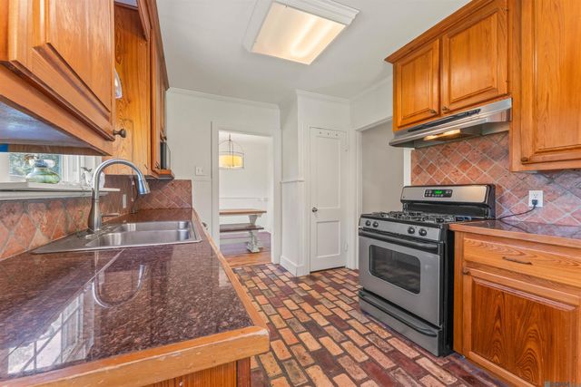 4252 Orchid St, Baton Rouge, LA 70808