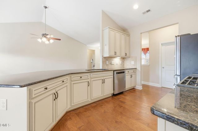 560 Olsen, Elon, NC 27244