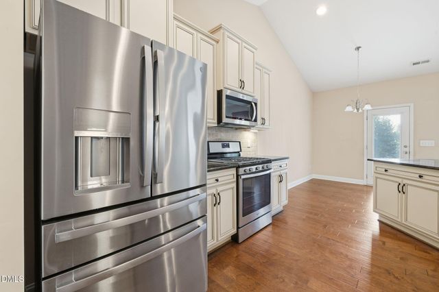 560 Olsen, Elon, NC 27244