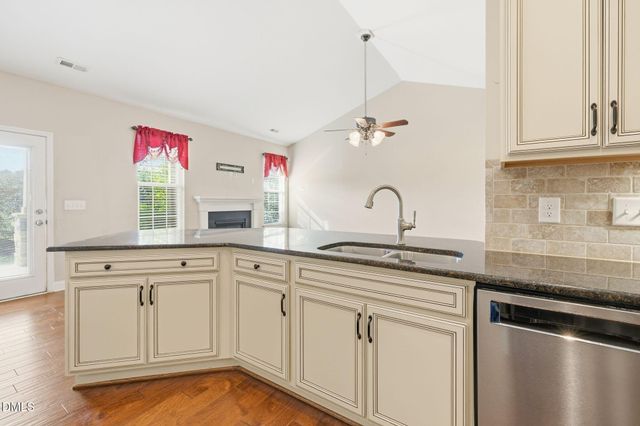 560 Olsen, Elon, NC 27244