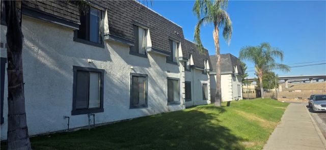 1319 Oakwood Drive 27, San Bernardino, CA 92405