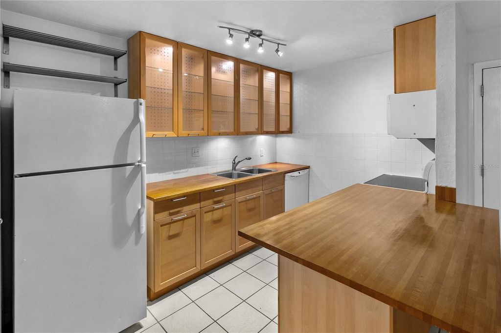 1015 SW 9TH STREET D2, Gainesville, FL 32601