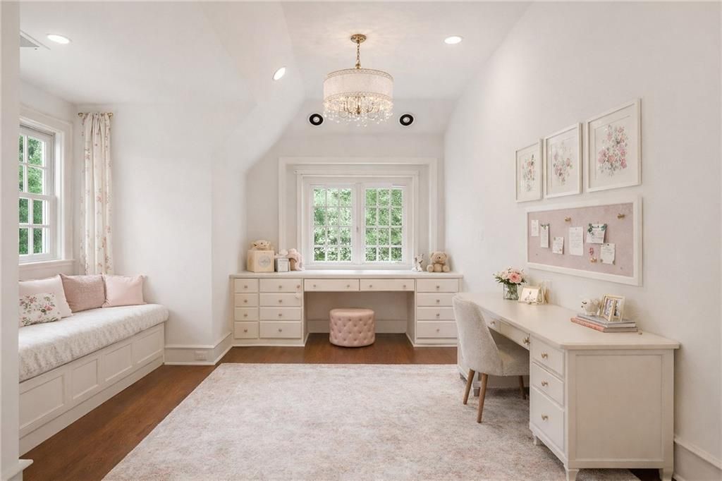 Image 25 of property listing at 510 Covington Cove, Johns Creek, GA 30022