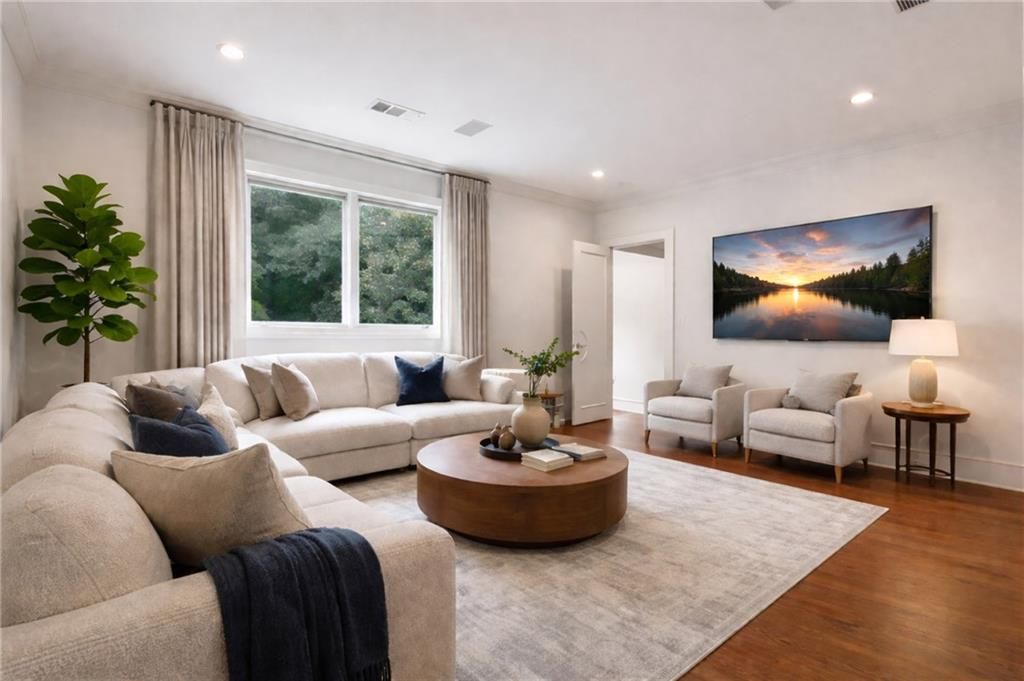 Image 27 of property listing at 510 Covington Cove, Johns Creek, GA 30022