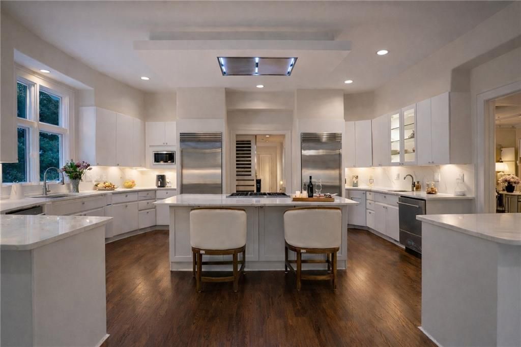 Image 9 of property listing at 510 Covington Cove, Johns Creek, GA 30022