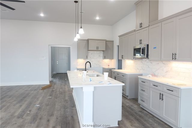 1963 Cambria Drive, Bryan, TX 77807