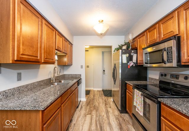 106 Knoll Court B, Noblesville, IN 46062