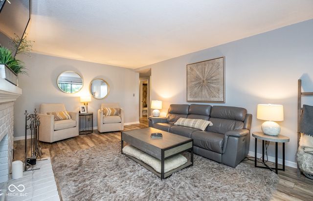 106 Knoll Court B, Noblesville, IN 46062