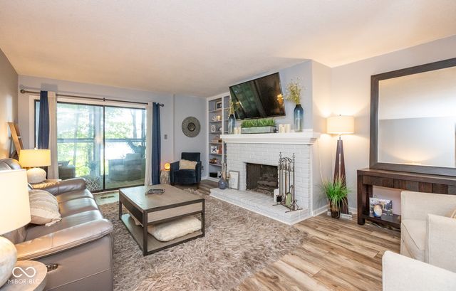 106 Knoll Court B, Noblesville, IN 46062