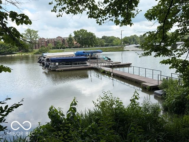 106 Knoll Court B, Noblesville, IN 46062