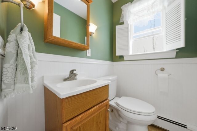 32 Pine Hill Rd, Mahwah Twp., NJ 07430