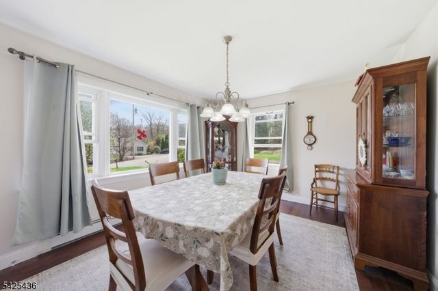 32 Pine Hill Rd, Mahwah Twp., NJ 07430