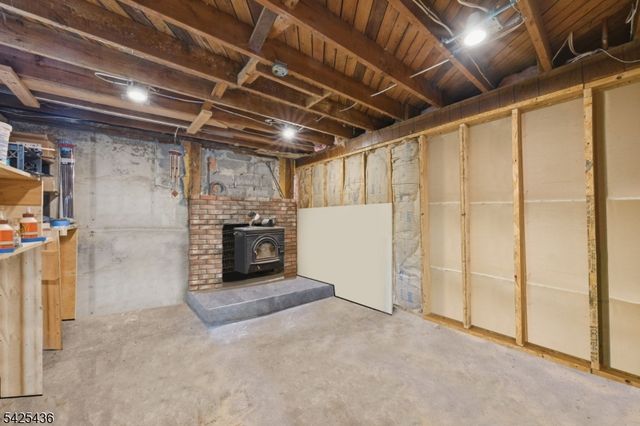 32 Pine Hill Rd, Mahwah Twp., NJ 07430