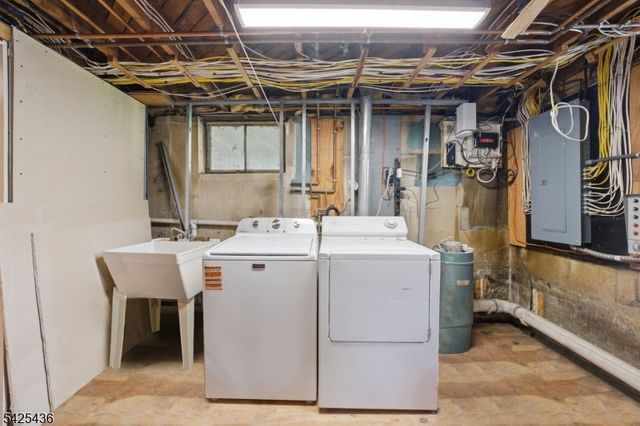 32 Pine Hill Rd, Mahwah Twp., NJ 07430