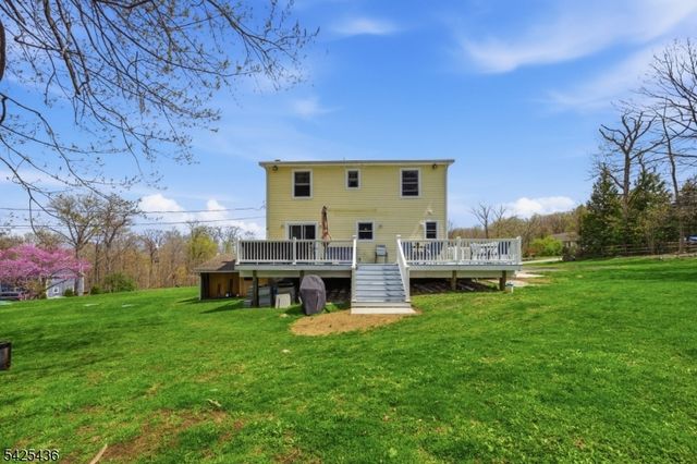 32 Pine Hill Rd, Mahwah Twp., NJ 07430