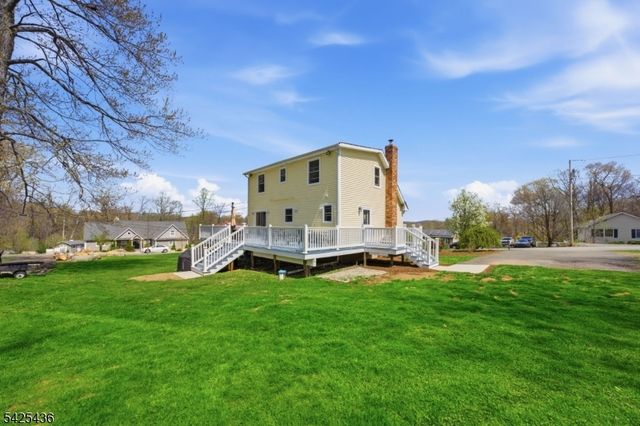 32 Pine Hill Rd, Mahwah Twp., NJ 07430