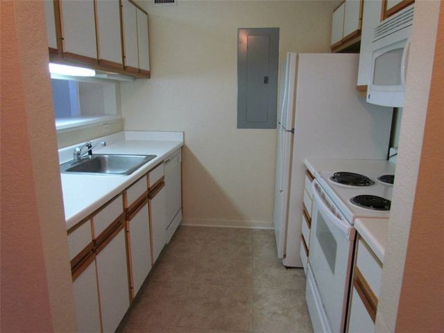 523 Southwest Parkway 101, College Station, TX 77840