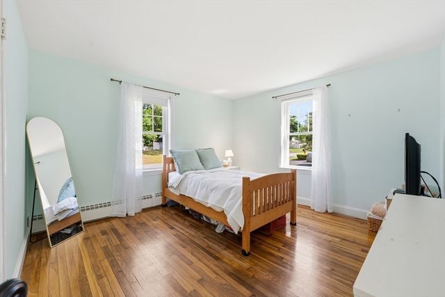 24 Pleasant St, Chelmsford, MA 01824