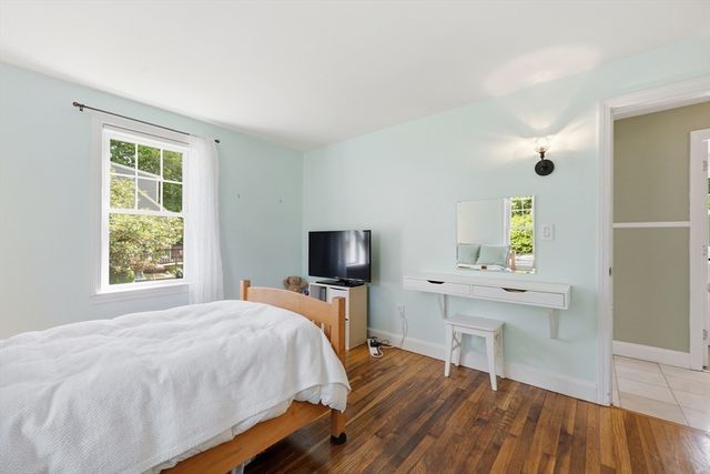 24 Pleasant St, Chelmsford, MA 01824
