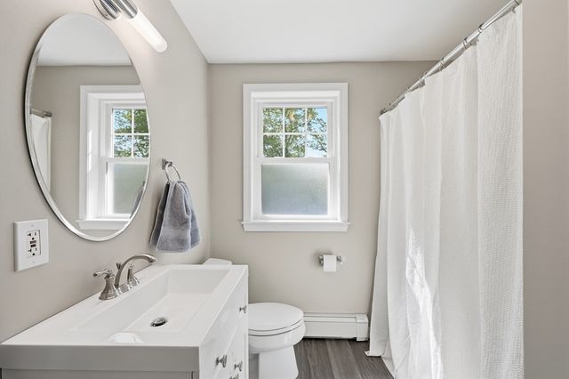 24 Pleasant St, Chelmsford, MA 01824