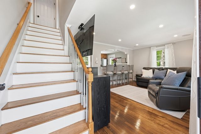 24 Pleasant St, Chelmsford, MA 01824