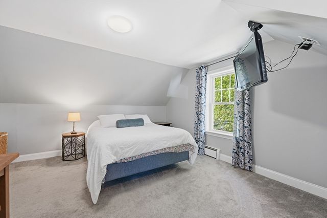 24 Pleasant St, Chelmsford, MA 01824
