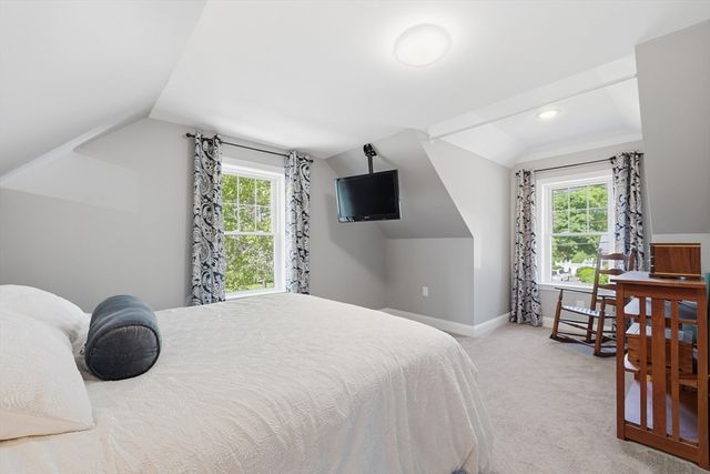 24 Pleasant St, Chelmsford, MA 01824