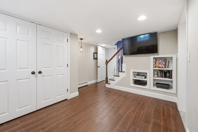 24 Pleasant St, Chelmsford, MA 01824