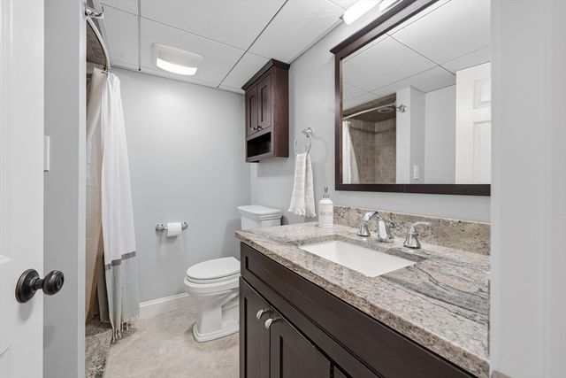 24 Pleasant St, Chelmsford, MA 01824