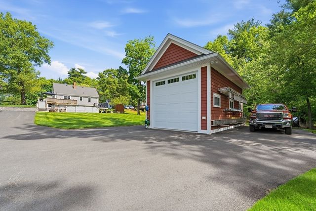 24 Pleasant St, Chelmsford, MA 01824