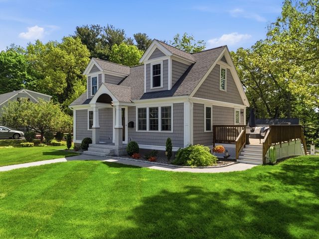 24 Pleasant St, Chelmsford, MA 01824