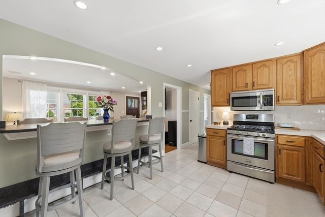 24 Pleasant St, Chelmsford, MA 01824