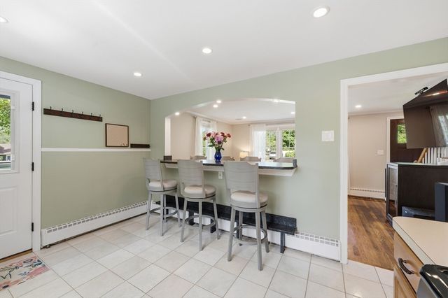 24 Pleasant St, Chelmsford, MA 01824