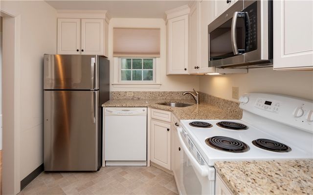 20 Indian Avenue 22, Portsmouth, RI 02871