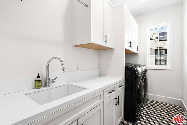 11380 Waterford St, Los Angeles, CA 90049