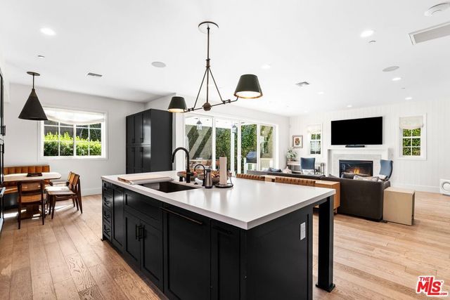 11380 Waterford St, Los Angeles, CA 90049