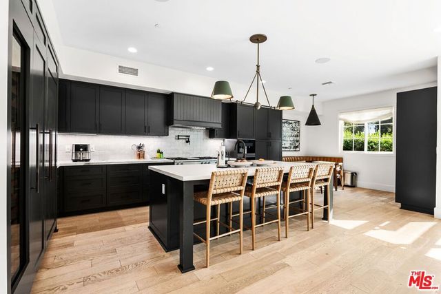 11380 Waterford St, Los Angeles, CA 90049