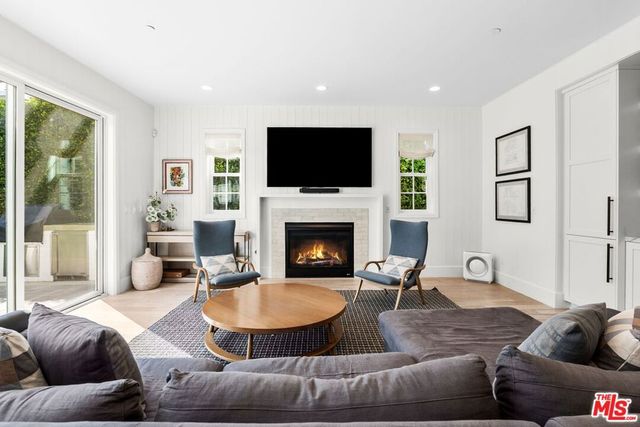 11380 Waterford St, Los Angeles, CA 90049