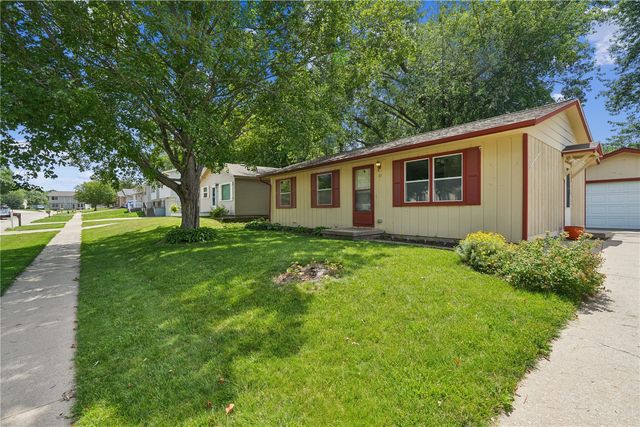 65 Birch Court, North Liberty, IA 52317