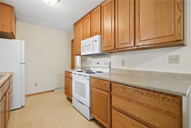 65 Birch Court, North Liberty, IA 52317