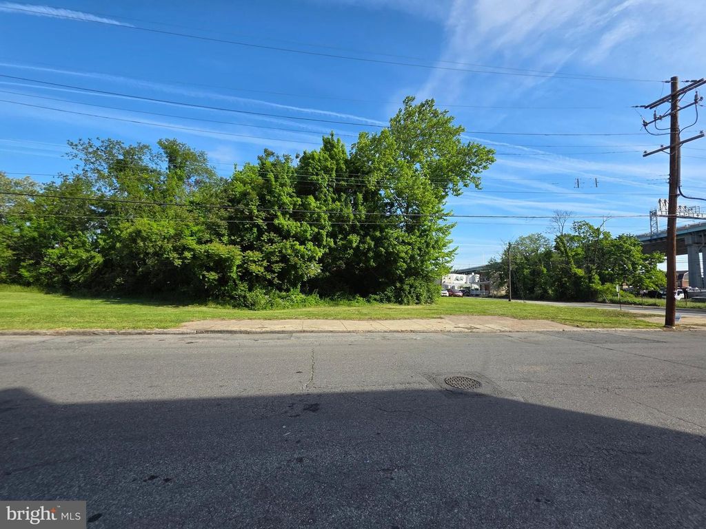 1918-1920 W 3RD ST, Chester, PA 19013