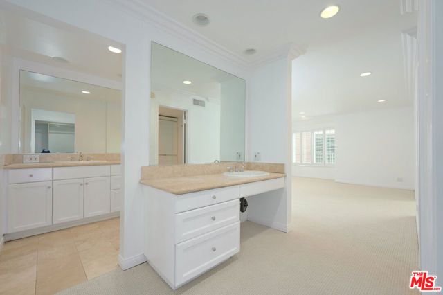 4250 Via Dolce 321, Marina Del Rey, CA 90292