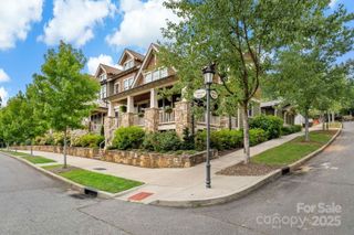 14 Fitzgerald Road, Black Mountain, NC 28711