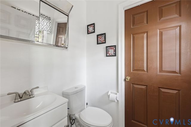 302 Knight Dr, Richmond, VA 23223