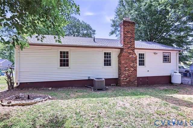 302 Knight Dr, Richmond, VA 23223