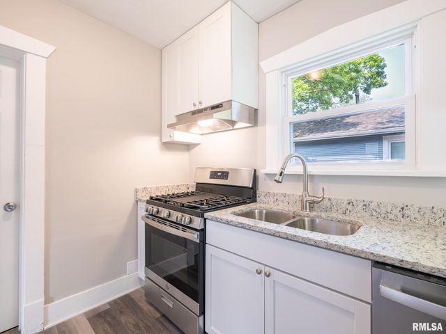 600 E VIRGINIA Avenue, Peoria, IL 61603