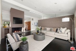 2100 Roscomare Road, Los Angeles, CA 90077